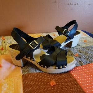 😻 MIA Gertrude Clog Sandals